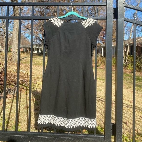 Yoana Baraschi Lace Crochet Trim V-Neck Dress NWT - Picture 6 of 6